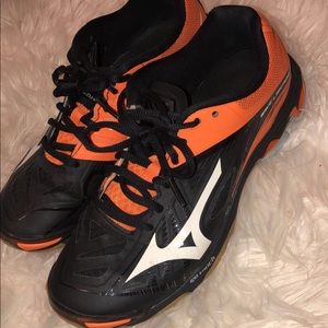 Mizuno Woman’s Volleyball shoes size 8